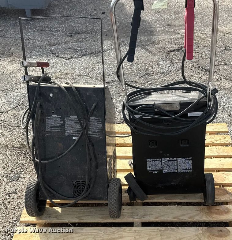 image for item ET1523 (2) battery chargers