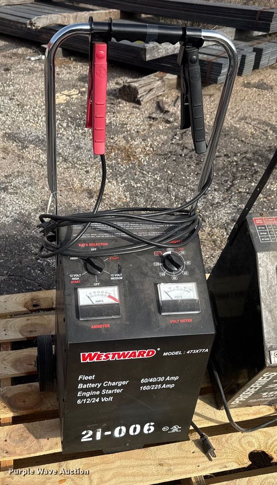 image for item ET1523 (2) battery chargers