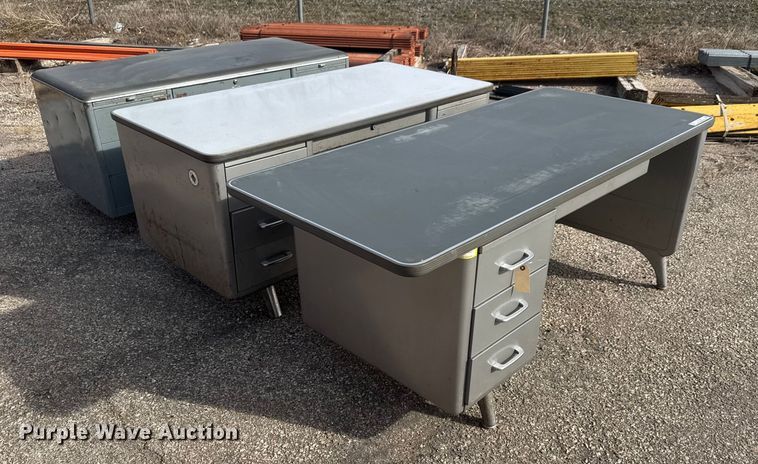 image for item ET1525 (3) steel desks