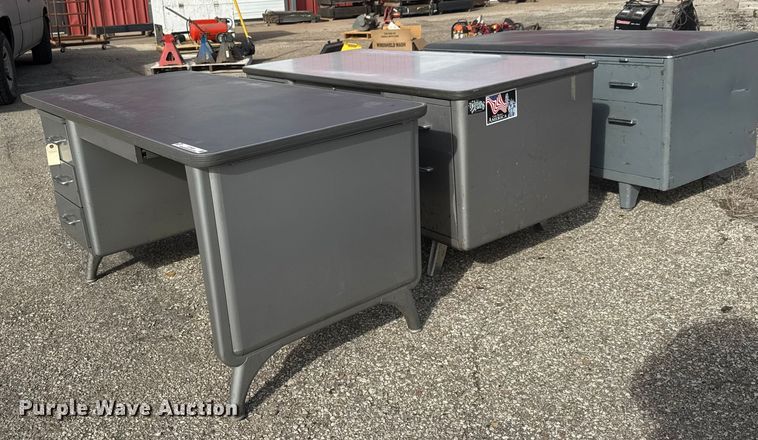 image for item ET1525 (3) steel desks