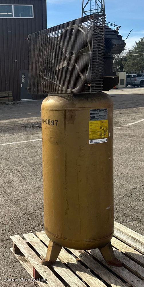 image for item ET1526 1997 Campbell Hausfeld CIQ71062C air compressor