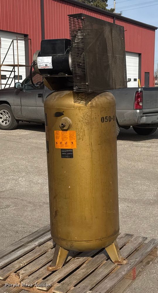 image for item ET1526 1997 Campbell Hausfeld CIQ71062C air compressor