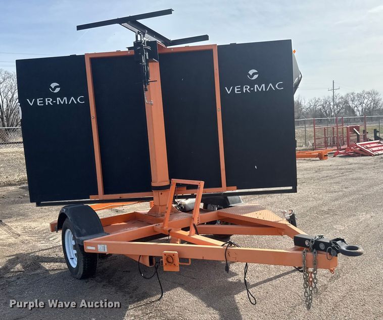 image for item ET1527 2013 Vermac PCMS1210 message board trailer