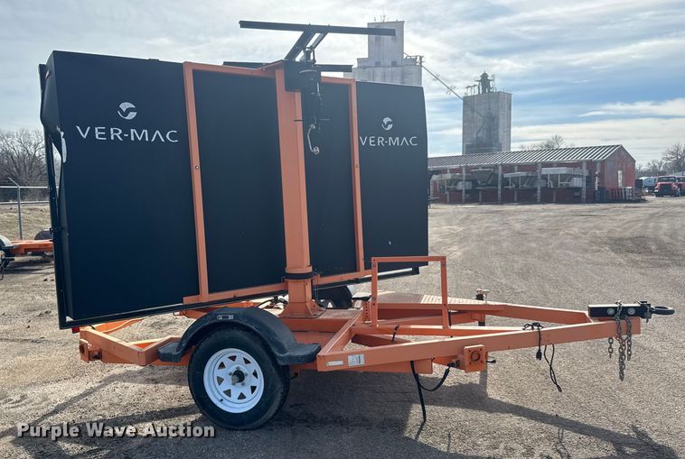 image for item ET1527 2013 Vermac PCMS1210 message board trailer