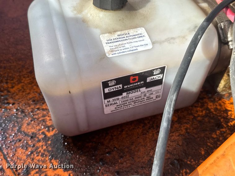 image for item ET1527 2013 Vermac PCMS1210 message board trailer