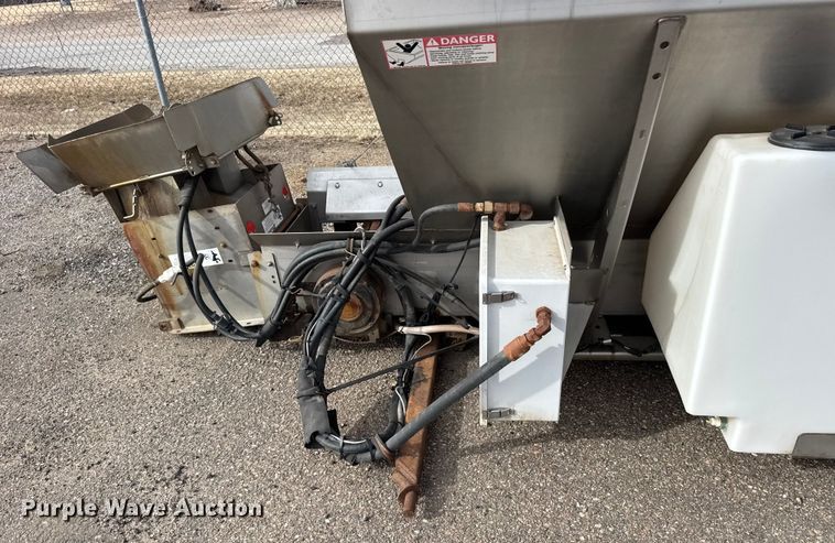 image for item FB0750 Monroe spreader