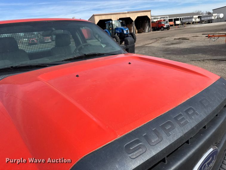 image for item FB0751 2014 Ford F250 Super Duty utility bed pickup truck