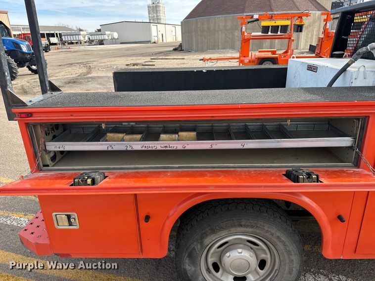 image for item FB0751 2014 Ford F250 Super Duty utility bed pickup truck