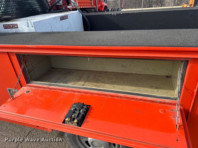 image for item FB0751 2014 Ford F250 Super Duty utility bed pickup truck