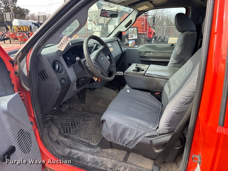 image for item FB0751 2014 Ford F250 Super Duty utility bed pickup truck