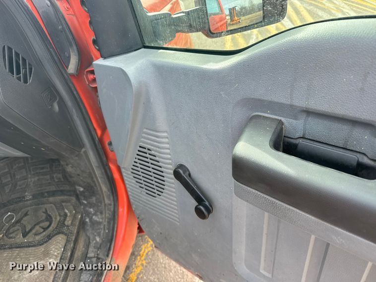 image for item FB0751 2014 Ford F250 Super Duty utility bed pickup truck