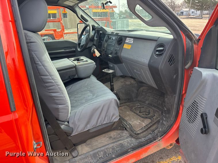 image for item FB0751 2014 Ford F250 Super Duty utility bed pickup truck