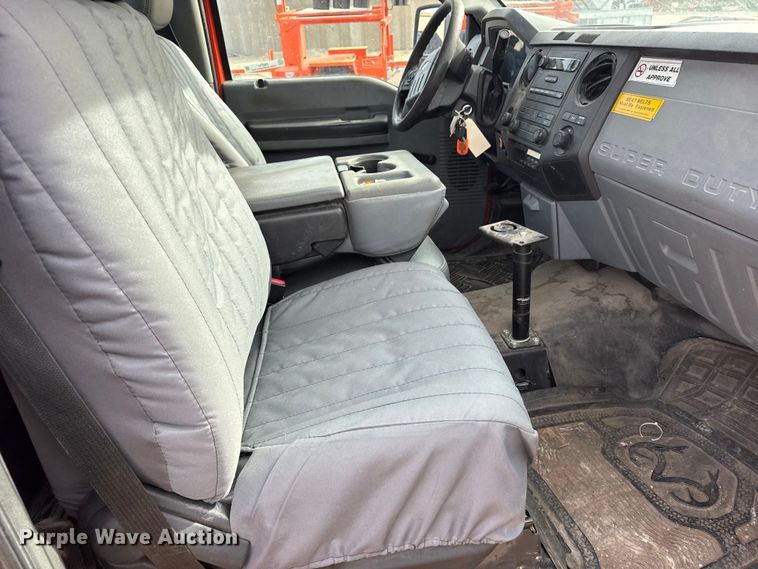 image for item FB0751 2014 Ford F250 Super Duty utility bed pickup truck