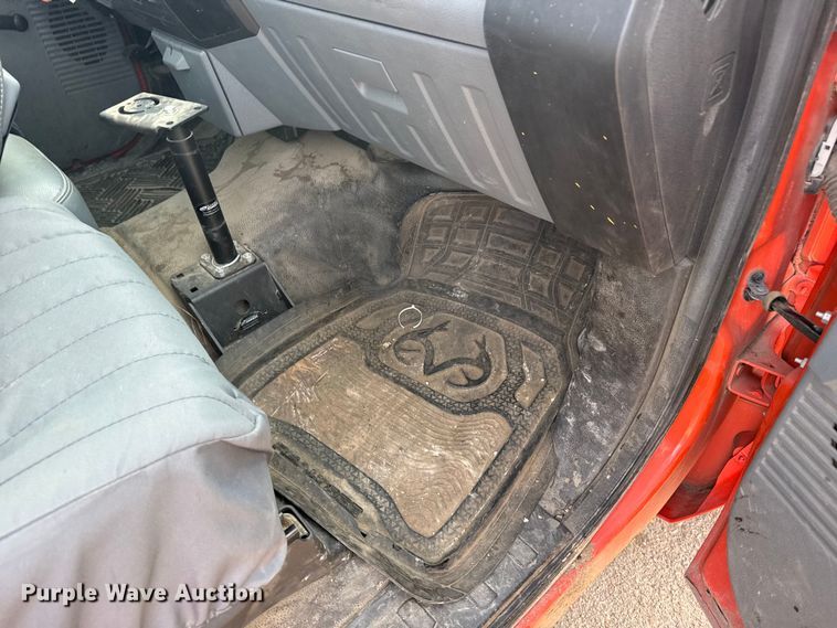 image for item FB0751 2014 Ford F250 Super Duty utility bed pickup truck