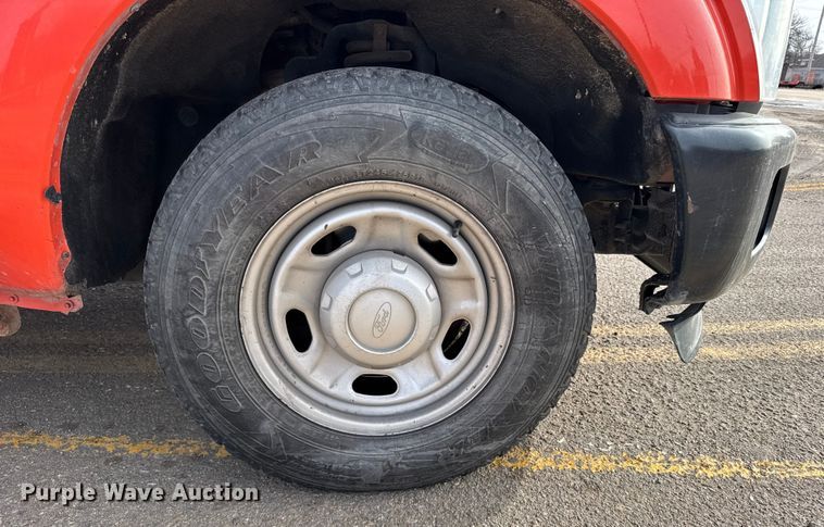 image for item FB0751 2014 Ford F250 Super Duty utility bed pickup truck