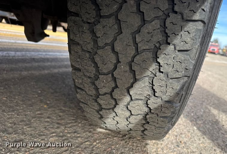 image for item FB0751 2014 Ford F250 Super Duty utility bed pickup truck