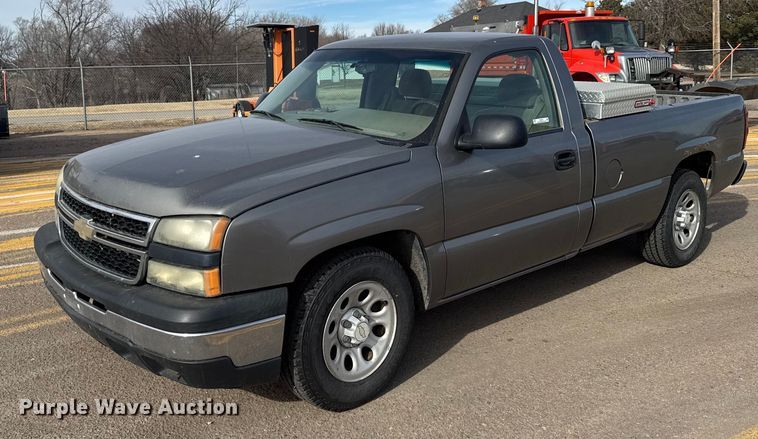 image for item FB0752 2006 Chevrolet Silverado 1500 pickup truck