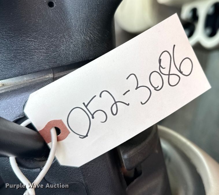 image for item FB0752 2006 Chevrolet Silverado 1500 pickup truck