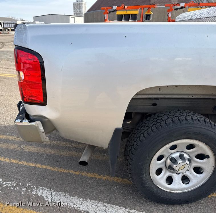 image for item FB0753 2012 Chevrolet Silverado 1500 pickup truck