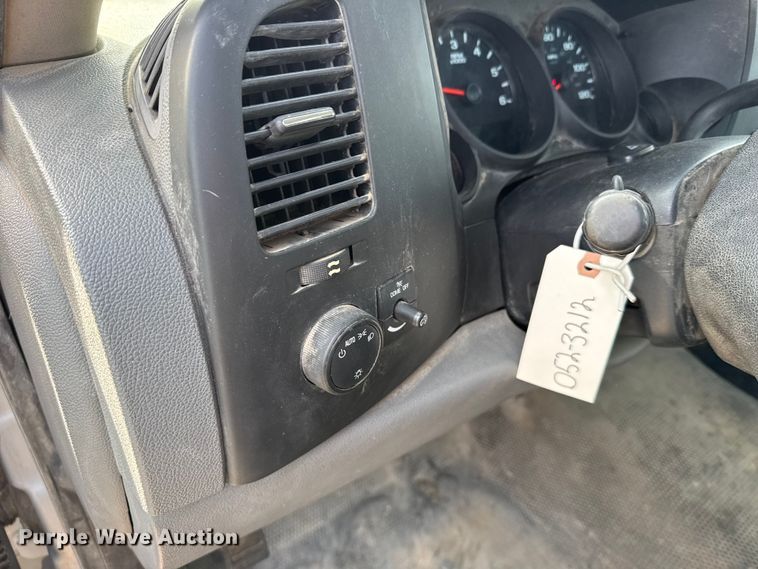 image for item FB0753 2012 Chevrolet Silverado 1500 pickup truck