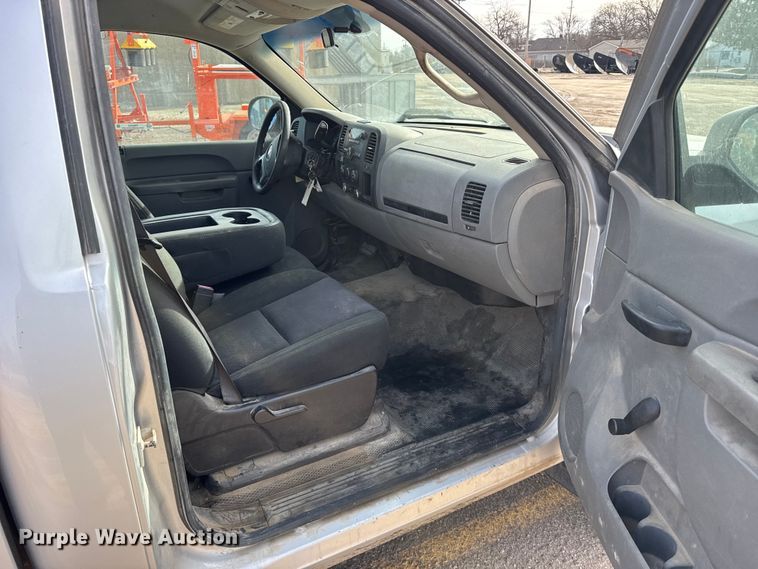 image for item FB0753 2012 Chevrolet Silverado 1500 pickup truck