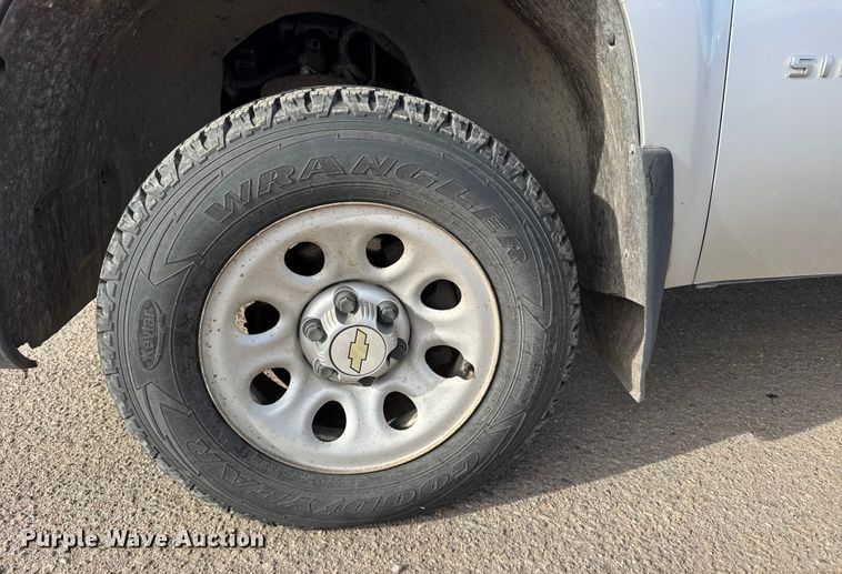 image for item FB0753 2012 Chevrolet Silverado 1500 pickup truck