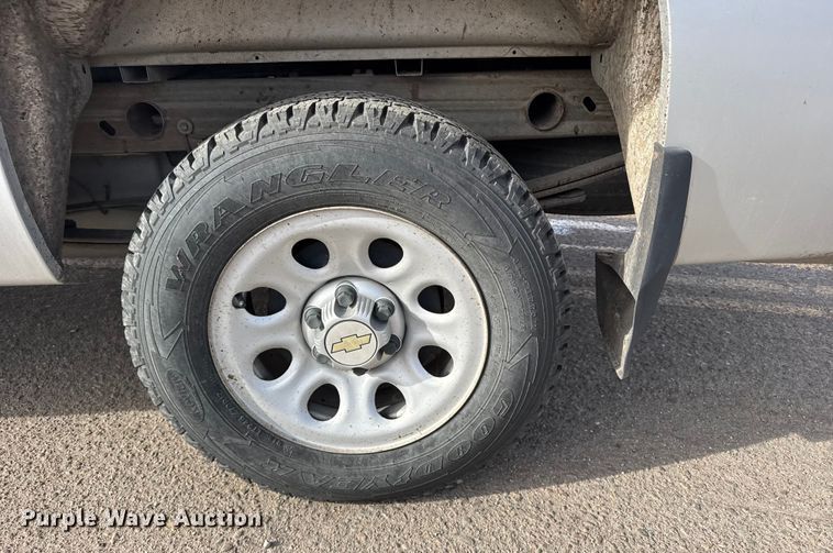 image for item FB0753 2012 Chevrolet Silverado 1500 pickup truck