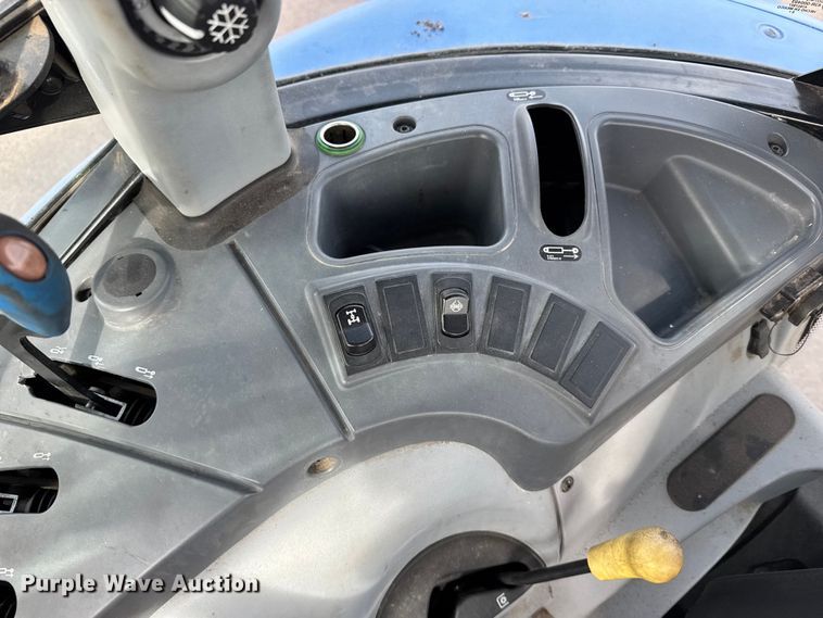 image for item FB0754 2017 New Holland TS6.120 MFWD tractor