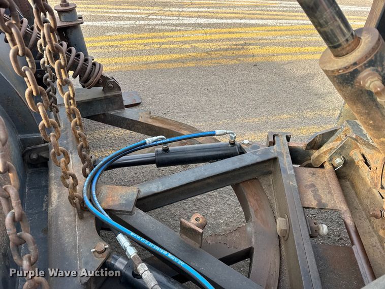 image for item FB0755 2005 International 7400 dump truck