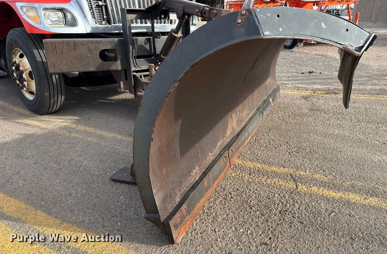 image for item FB0755 2005 International 7400 dump truck