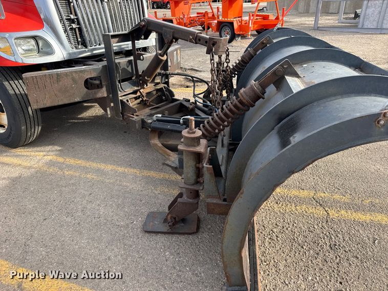 image for item FB0755 2005 International 7400 dump truck