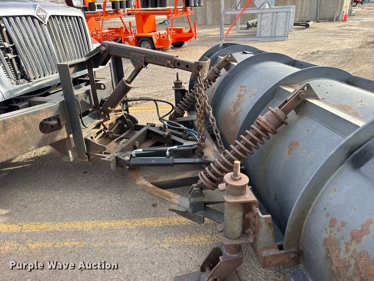 image for item FB0755 2005 International 7400 dump truck