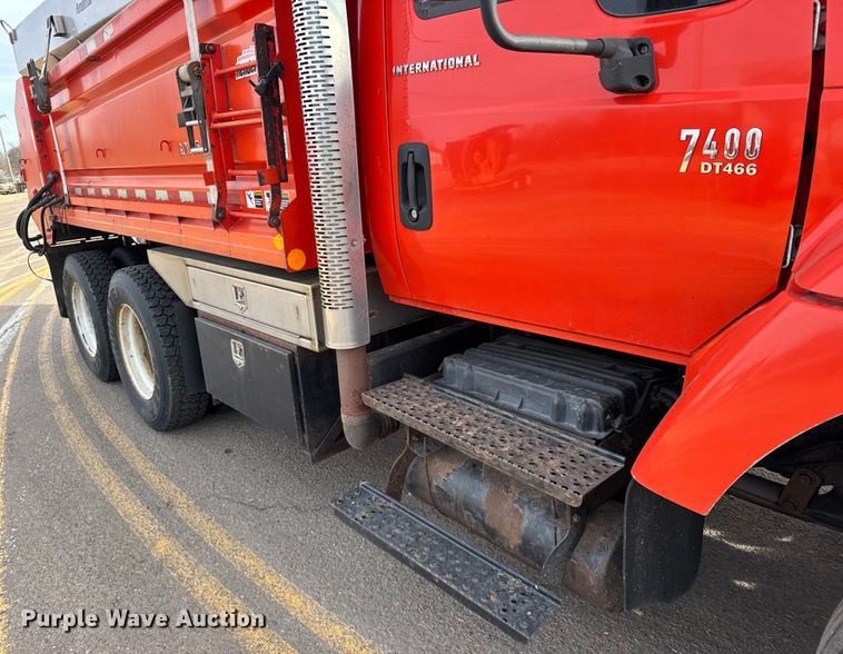 image for item FB0755 2005 International 7400 dump truck