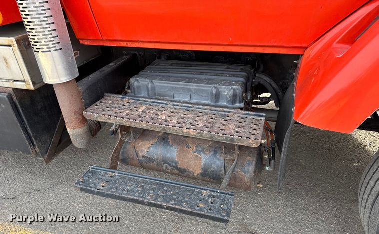 image for item FB0755 2005 International 7400 dump truck