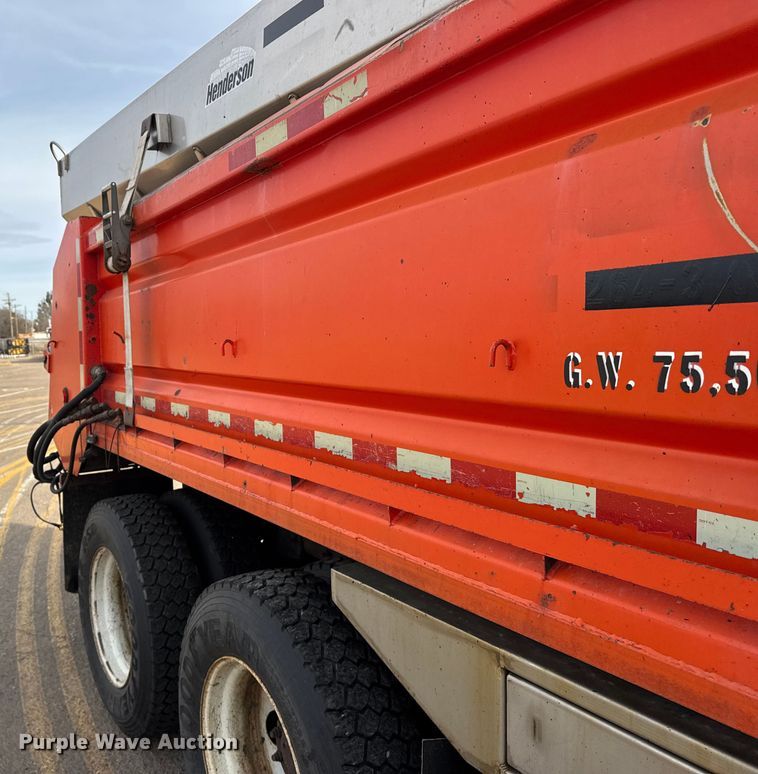 image for item FB0755 2005 International 7400 dump truck