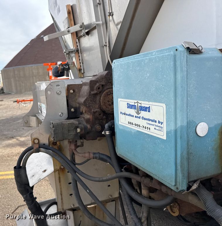 image for item FB0755 2005 International 7400 dump truck