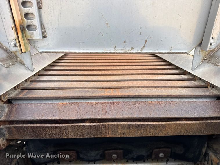 image for item FB0755 2005 International 7400 dump truck