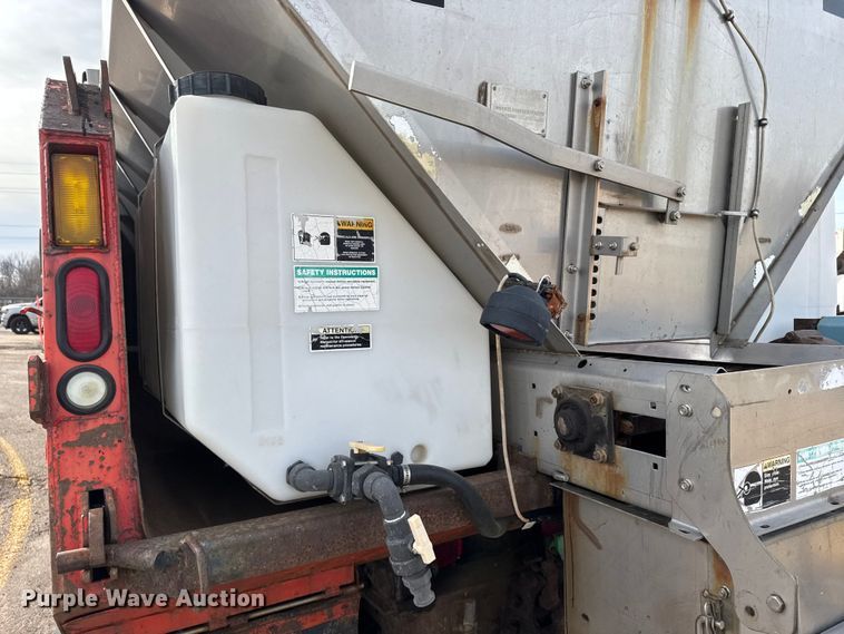 image for item FB0755 2005 International 7400 dump truck