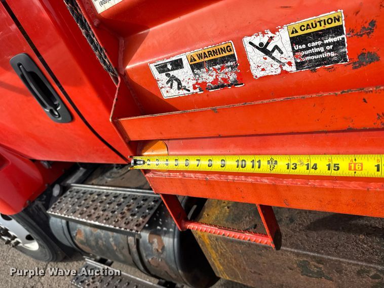 image for item FB0755 2005 International 7400 dump truck