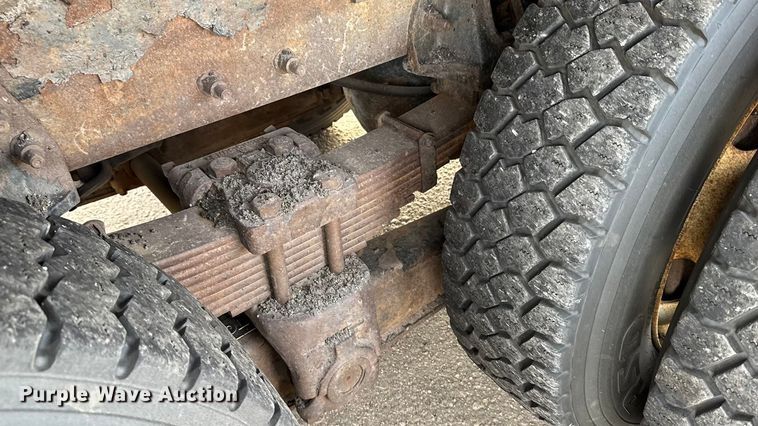 image for item FB0755 2005 International 7400 dump truck