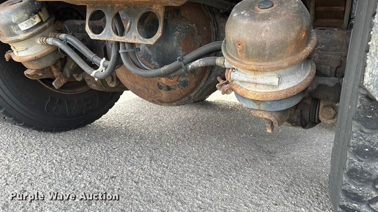 image for item FB0755 2005 International 7400 dump truck