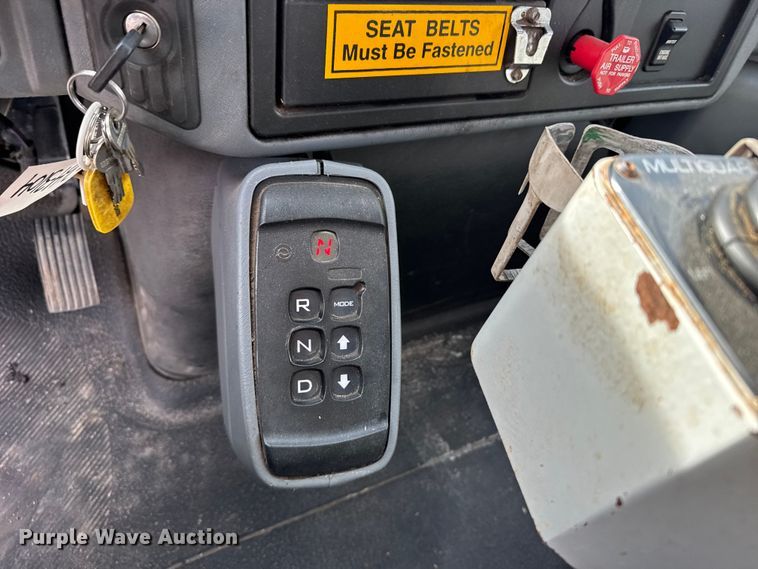 image for item FB0755 2005 International 7400 dump truck