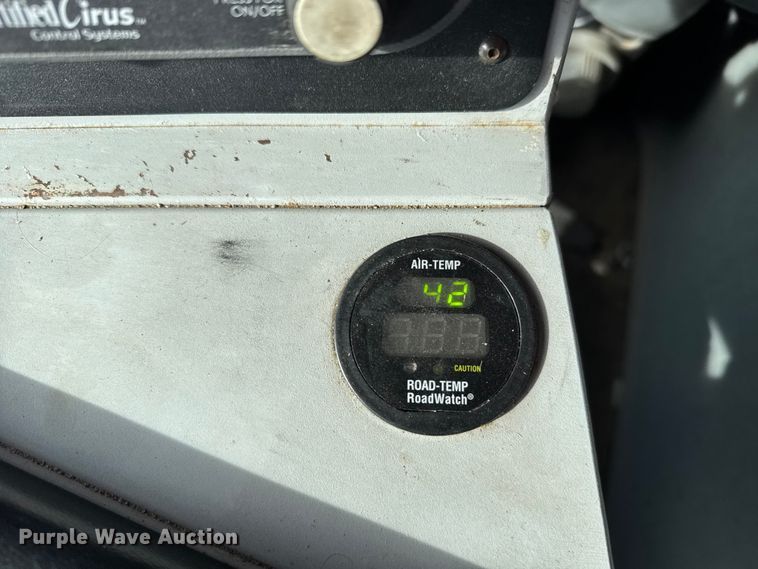 image for item FB0755 2005 International 7400 dump truck