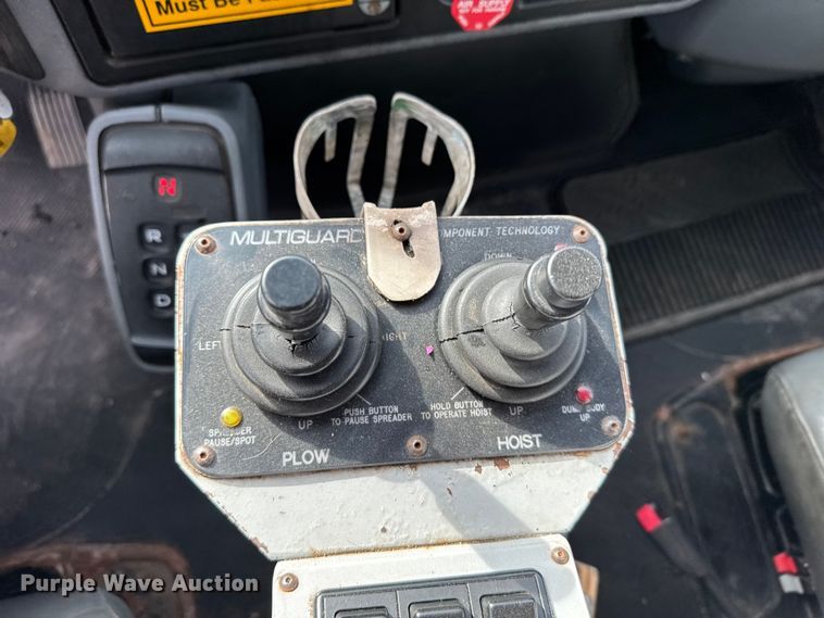 image for item FB0755 2005 International 7400 dump truck