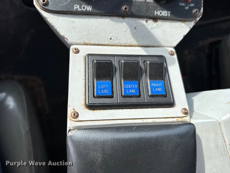 image for item FB0755 2005 International 7400 dump truck