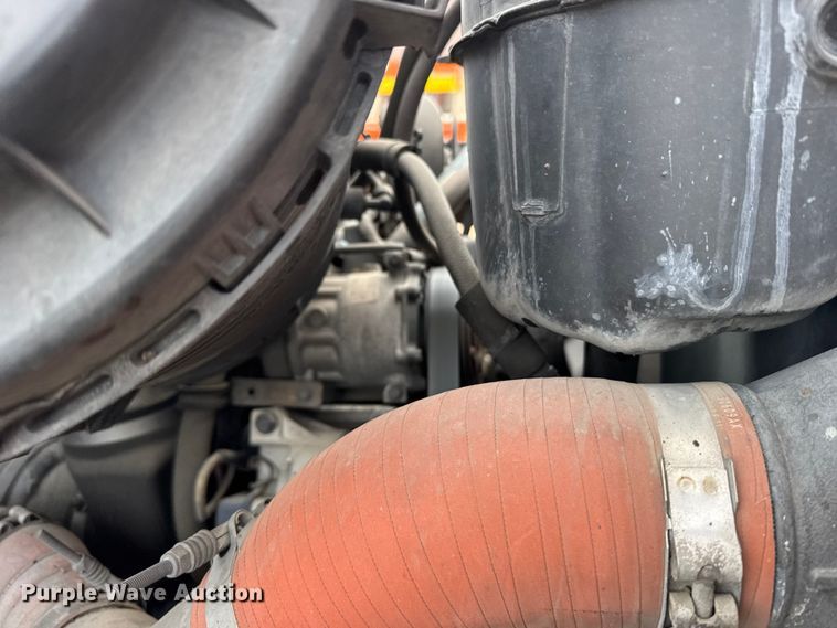 image for item FB0755 2005 International 7400 dump truck