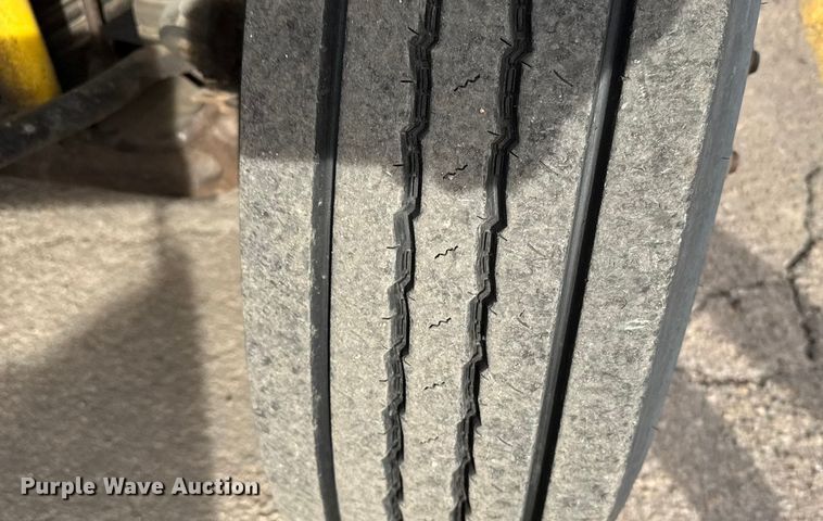 image for item FB0755 2005 International 7400 dump truck