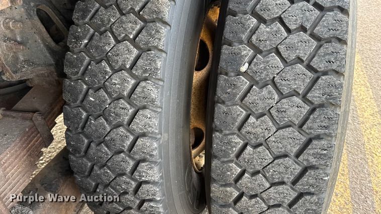 image for item FB0755 2005 International 7400 dump truck