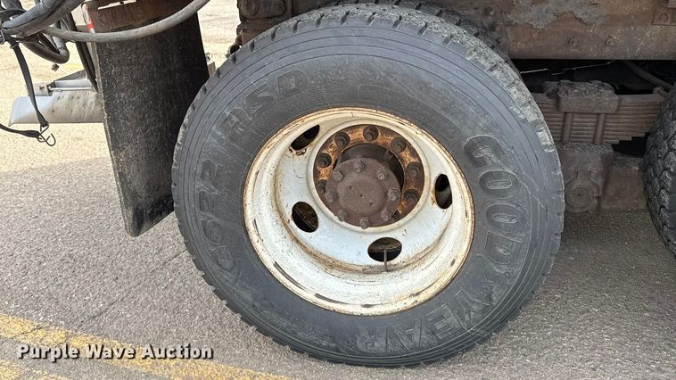 image for item FB0755 2005 International 7400 dump truck