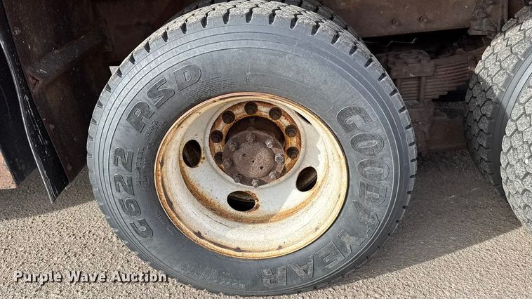 image for item FB0755 2005 International 7400 dump truck